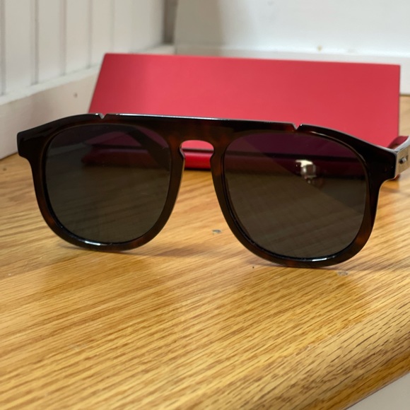 Fendi Oversized Aviator Sunglasses - Picture 3 of 10